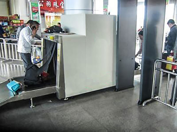 機(jī)場安檢設(shè)備